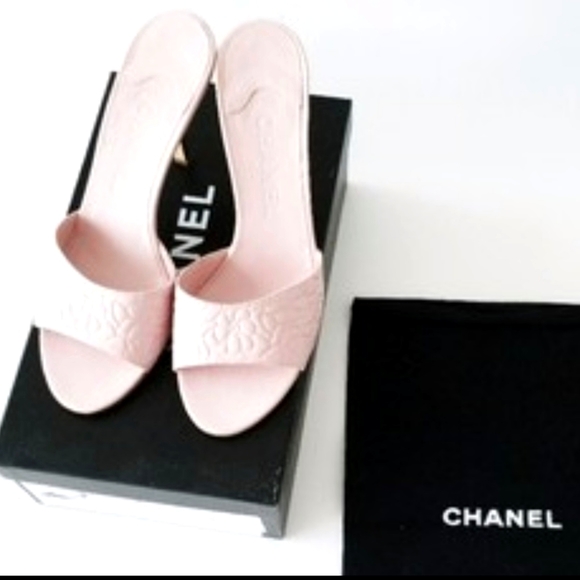CHANEL Shoes - Like New! CHANEL Camellia Slide Sandals